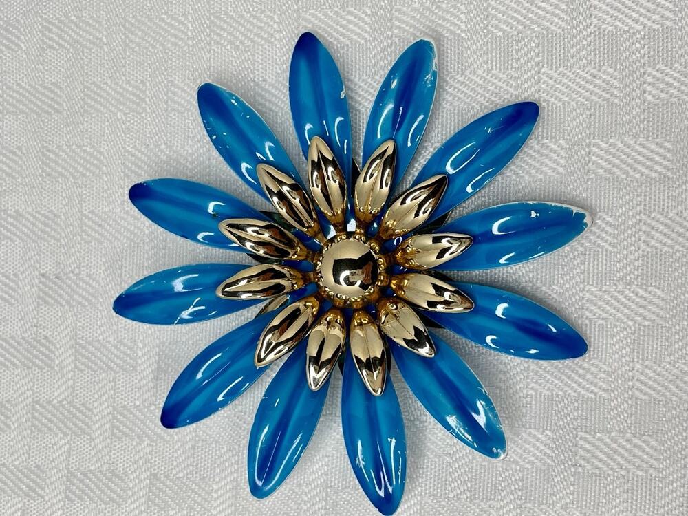 Vintage Sarah Coventry Blue & Gold Enamel Flower Brooch Pin